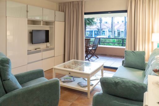 PLANTA BAJA CON ENCANTO Y ORIENTACIÓN OESTE EN PASEO DE MAR