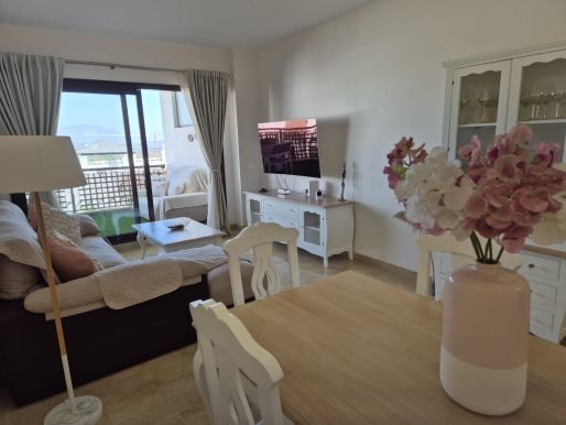 COZY APARTMENT IN URBANIZATION LA ALCAIDESA