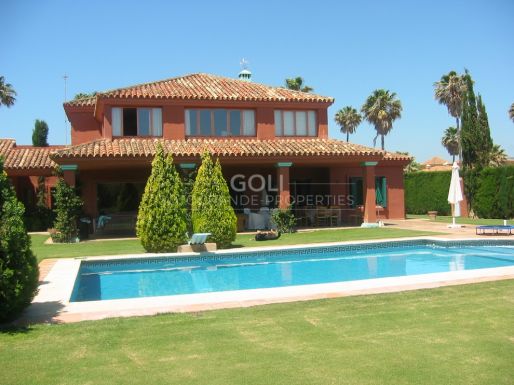 Cómoda villa con gran jardín en el prestigioso Kings & Queens