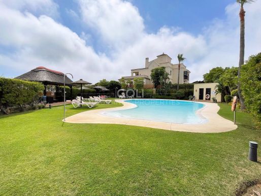 Townhouse for sale in a secure complex in La Reserva