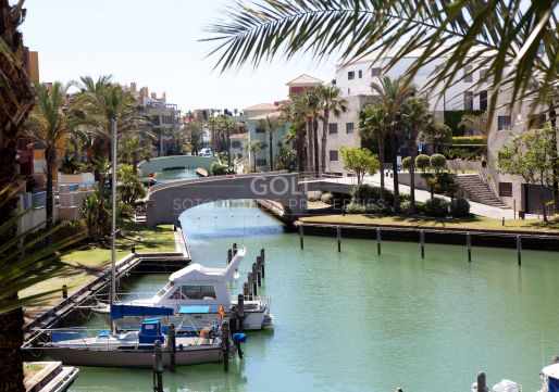 Apartamento luminoso con vistas a la Marina
