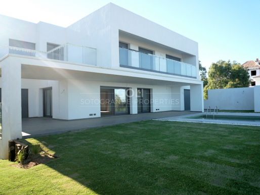 Contemporary villa for sale, with sea views