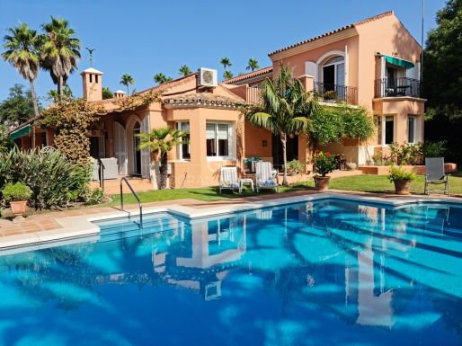 Charming villa with garden and private pool