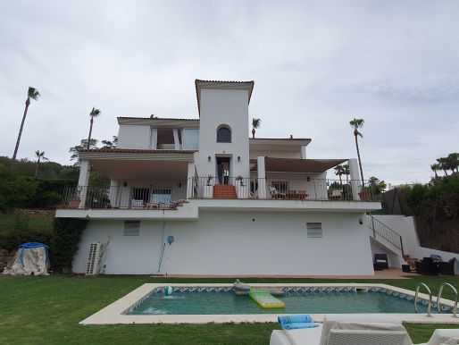 Spacious villa overlooking Valderrama and La Reserva Golf courses