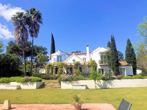 Charming villa in a great location, on prestigious Kings & Queens