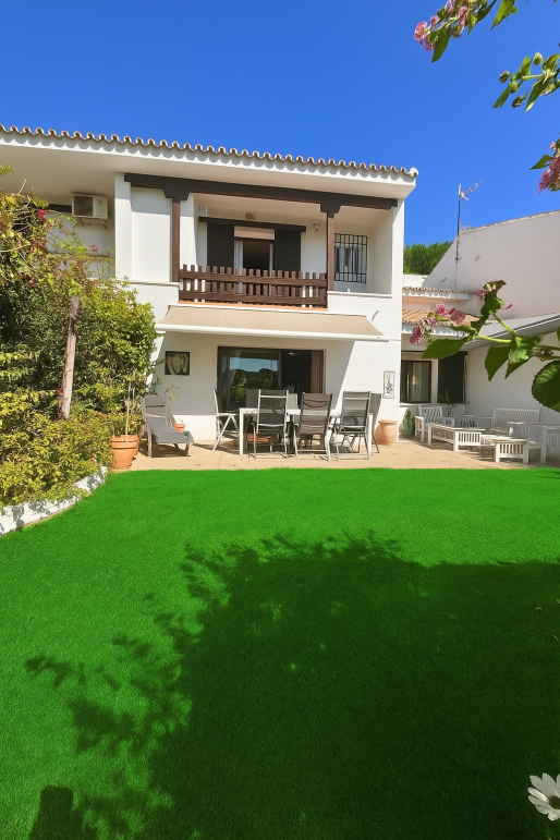 Townhouse with private garden