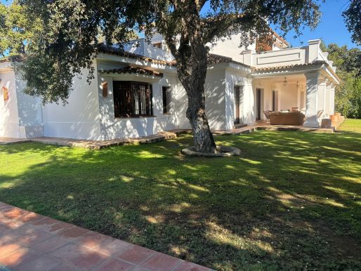 C Zone - Charming villa surrounded by green zone - Semifurnished