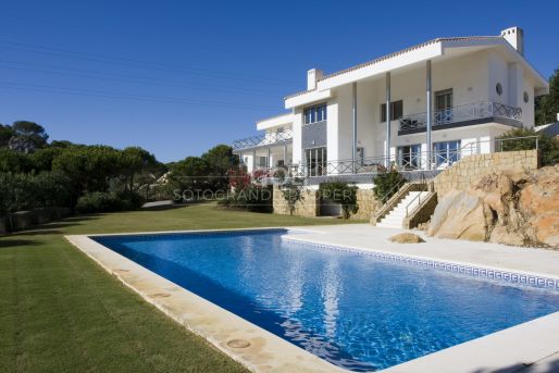 Well-designed contemporary villa