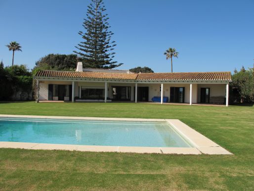 Close to the beach house on prestigious Paseo del Parque