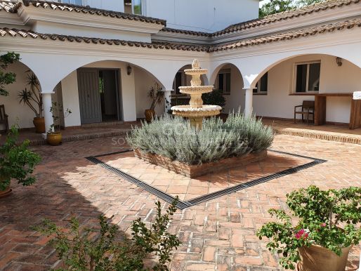 Superb villa, Andalusian style
