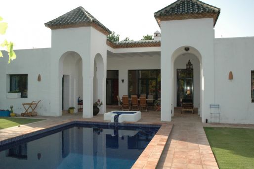 Flamingo House - Single storey charming villa