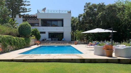Villa near the cork forest in prestigious Lower Sotogrande