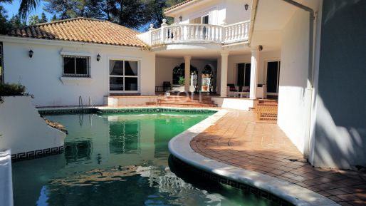 Zona C - Villa muy acogedora con jardín y piscina