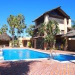 Great townhouse in gated community walking distance to the beach and Puerto Banus