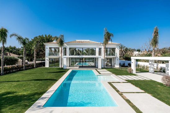 Una Villa moderna al lado de la playa