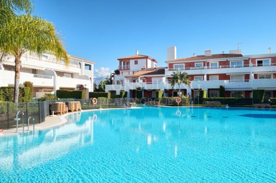 Lujoso apartamento en planta baja de 2 dormitorios en Cortijo del Mar,