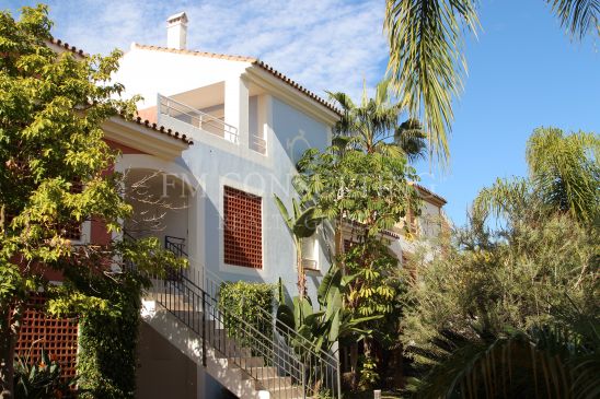 Beautiful corner unit with private garden