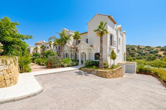 ALTOASIS RESIDENCES | EXKLUSIVES PROJEKT MIT REIHENHÄUSERN IN SANTA MARÍA, ESTEPONA