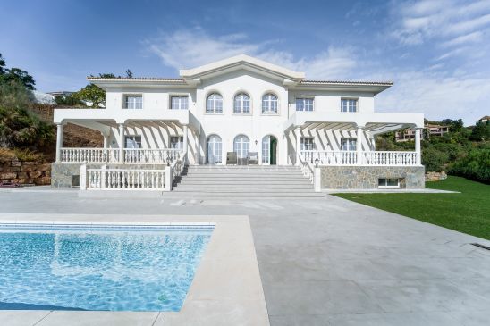 Elegant Villa Ideally Situated Close To The Golf Course, In Benahavis