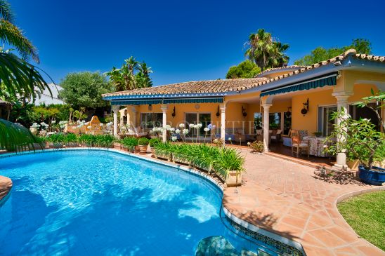 Villa zu verkaufen in Mirador del Paraiso, Benahavis
