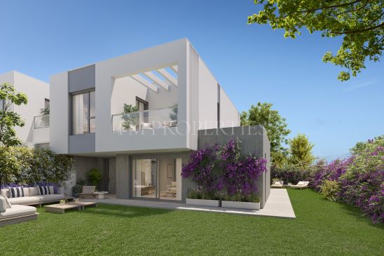 Estrella del Mar, Casas adosadas de nueva construcción en Elviria playa, Marbella