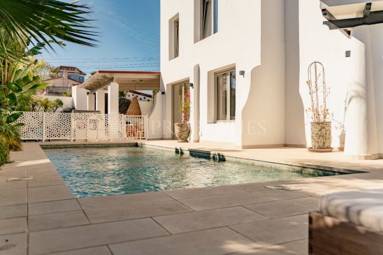 Villa Linda Vista con vistas panorámicas en San pedro, Marbella