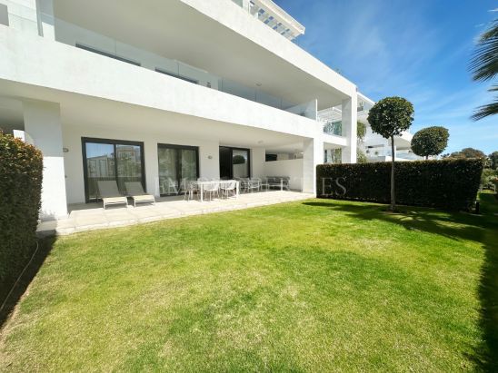 Apartamento en Planta Baja situado en Cortijo del Golf en la prestigiosa zona Del Campanario, Estepona.