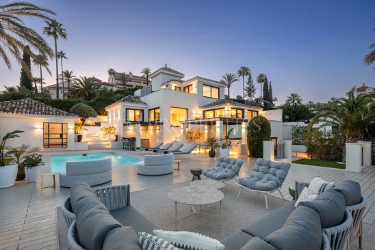 Villa Seraphina, Newly refurbished Villa with Sea and Mountain Views in Los Naranjos Hills, Marbella