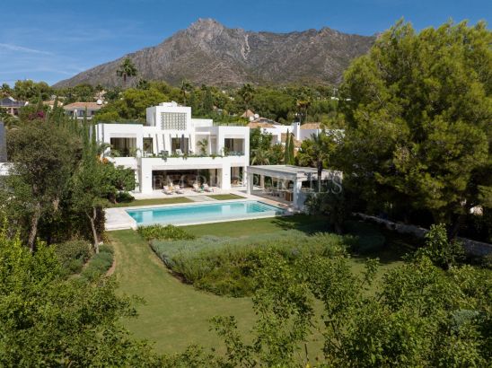 Altos Reales 2, Modern Luxury Villa Located in the Prestigious Gated Community of Altos Reales on the Golden Mile of Marbella.