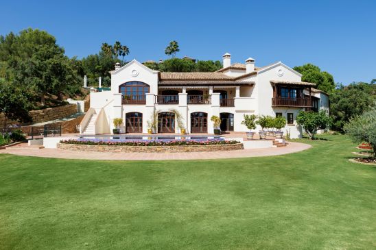 HACIENDA ANDALUZA, VILLA DE LUJO SITUADA EN LA ZAGALETA, BENAHAVIS.