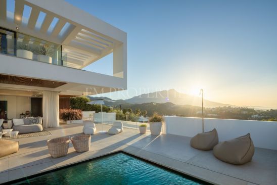 Villa Mika, Contemporary Villa with Mountain and Mediterranean Sea Views Located in La Quinta, Benahavis.