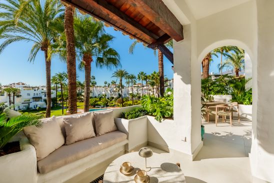 LUXUEUS DUBBEL PENTHOUSE IN ALCAZABA BEACH, ESTEPONA.