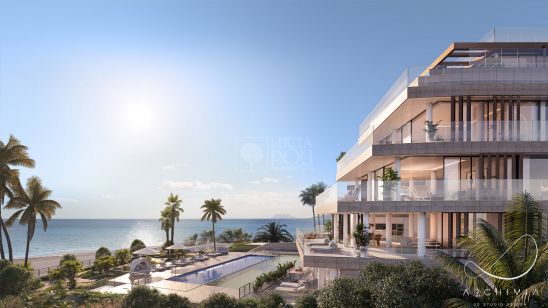 Una promoción de gran exclusividad en primera línea de playa, ubicado en Estepona, en la que se comercializan únicamente 14 viviendas de gran lujo yuna experiencia de vida diferenciada.