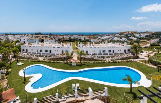 Sunset Golf Apartments &amp; Townhouses: where golf and sea meet in the heart of the Costa Del Sol!