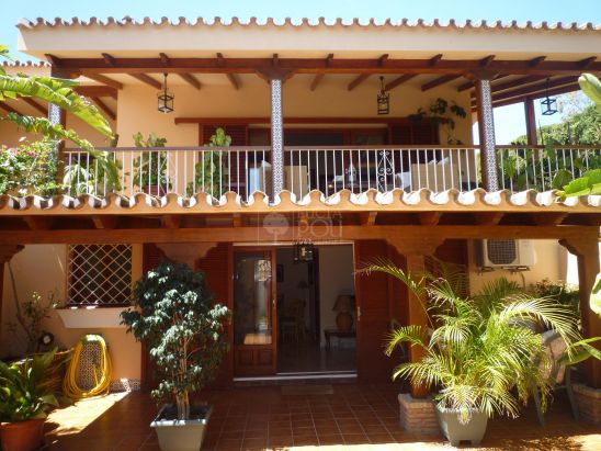 Villa en venta en Rio Real, Marbella Este, Marbella