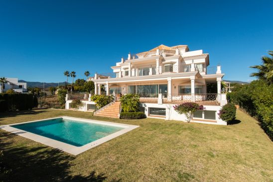 Villa for sale in New Golden Mile, Estepona East, Estepona