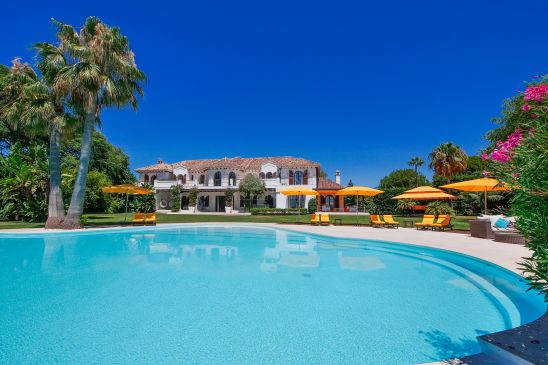 Villa for sale in New Golden Mile, Estepona East, Estepona