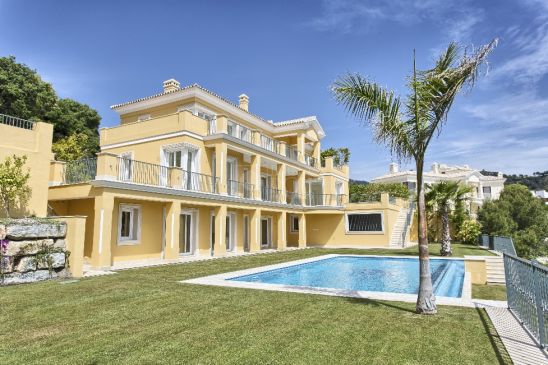 Villa for sale in Ctra. De Ronda, Benahavis