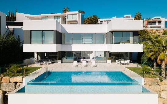 Villa en venta en New Golden Mile, Estepona