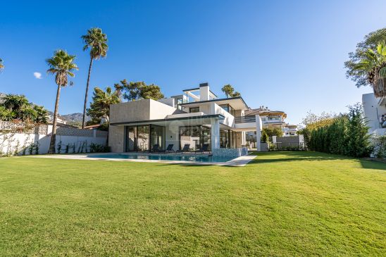 Villa for sale in Marbella Golden Mile, Marbella