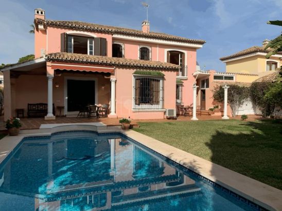 Villa for sale in New Golden Mile, Estepona