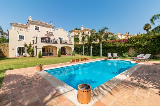 Villa en venta en New Golden Mile, Estepona