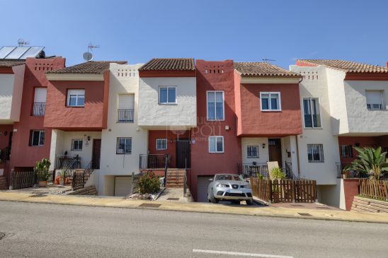 Adosado en venta en New Golden Mile, Estepona
