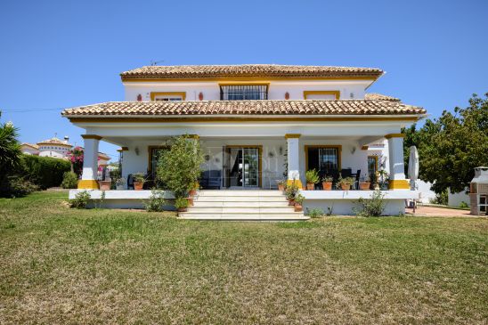 Villa en venta en Guadalmina Alta, San Pedro de Alcantara
