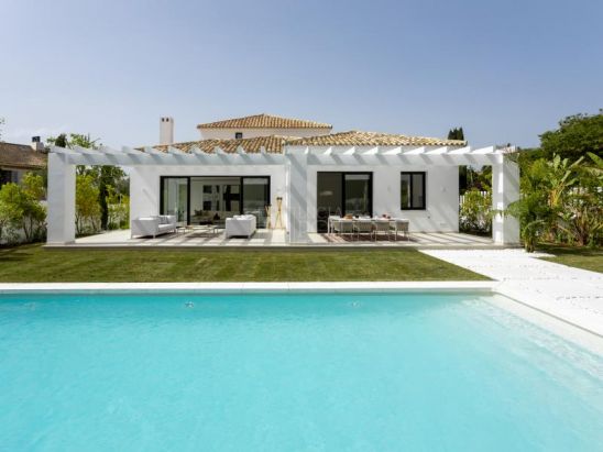 Villa en venta en Guadalmina Baja, San Pedro de Alcantara