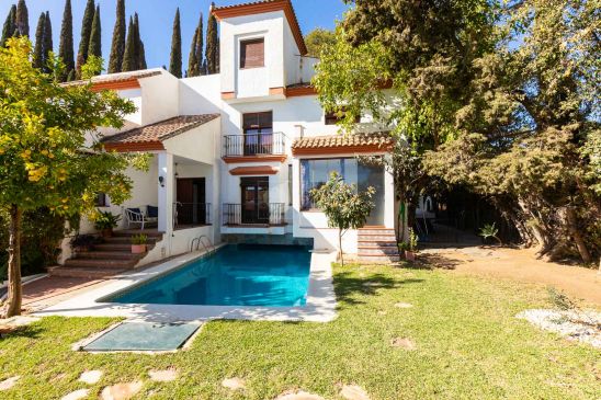 Villa en venta en New Golden Mile, Estepona