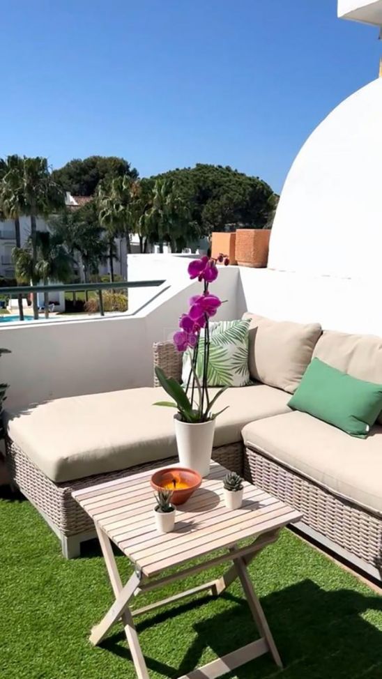 Penthouse for sale in New Golden Mile, Estepona