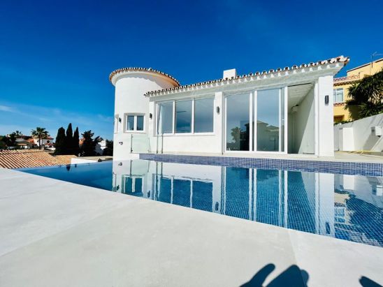 Villa en venta en Mijas