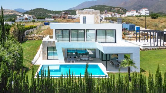Villa en venta en Estepona