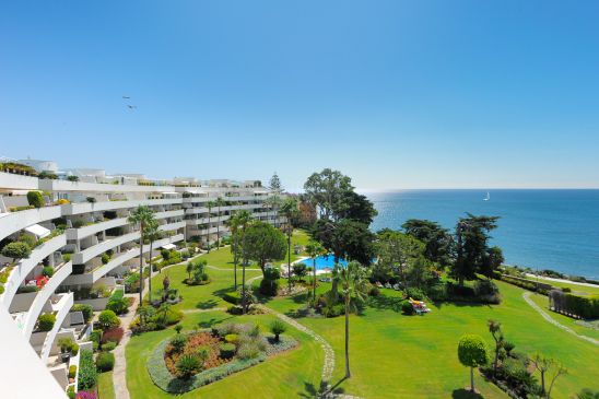 Ático en venta en Beach Side New Golden Mile, Estepona